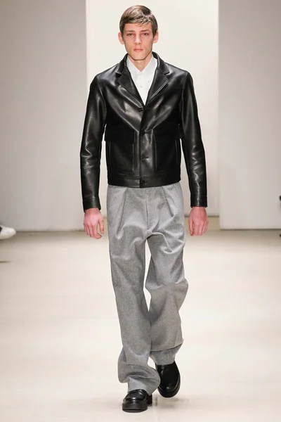Look 27